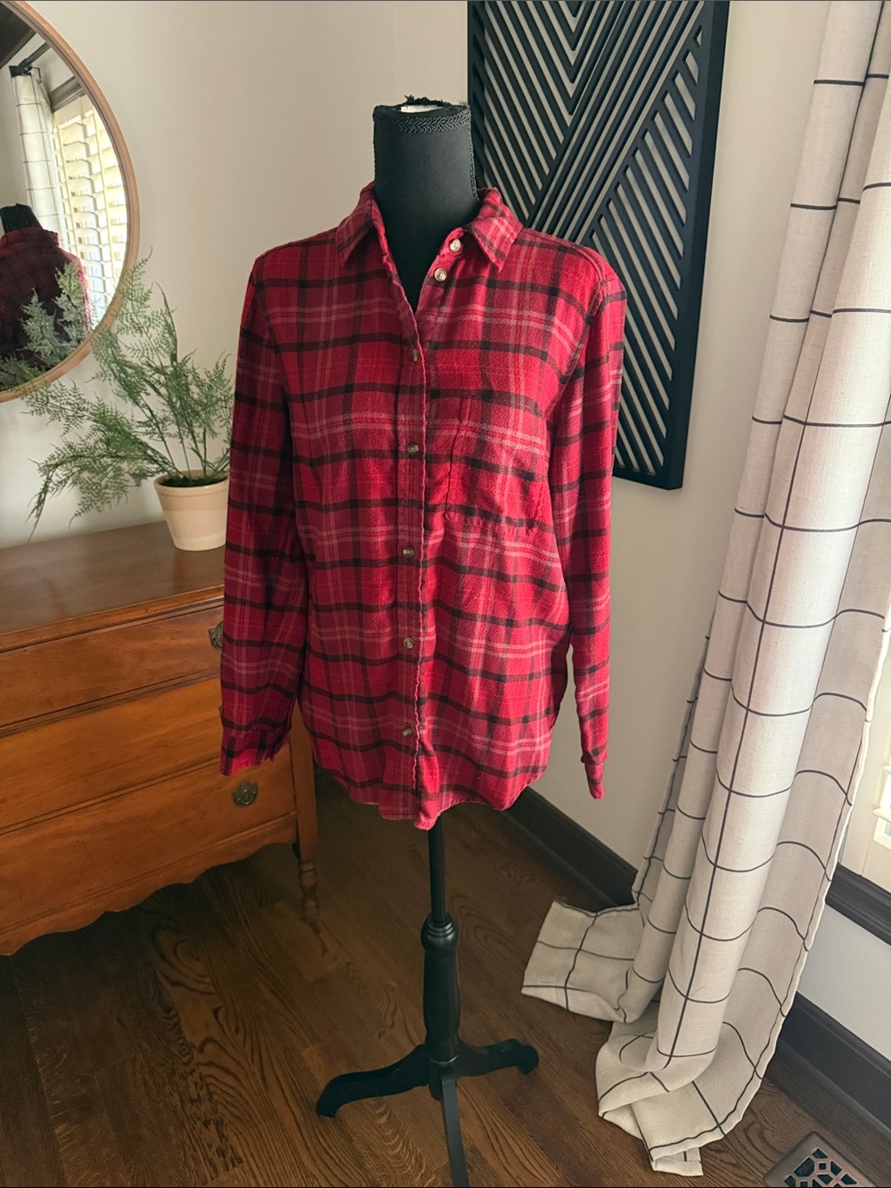 American Eagle Outfitters Red Plaid boyfriend soft flannel medium